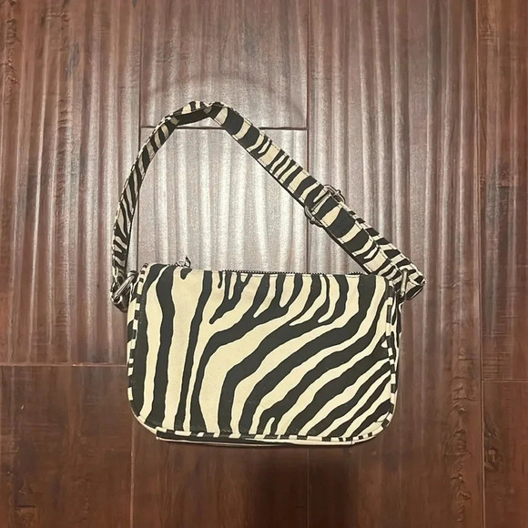 Great condition zebra mini bag - Picture 3 of 10